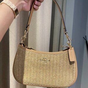 Coach teri shoulder bag straw bag